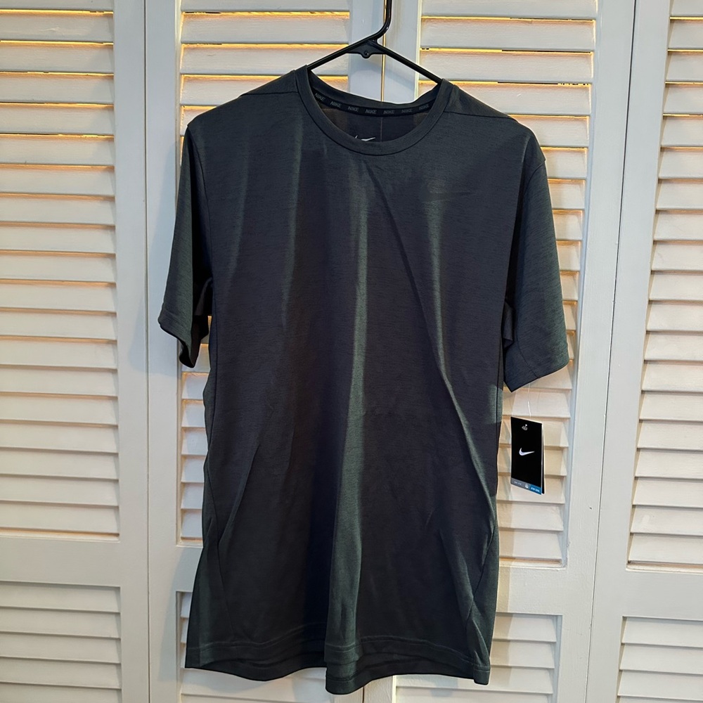 Nike Men's Black T-Shirt